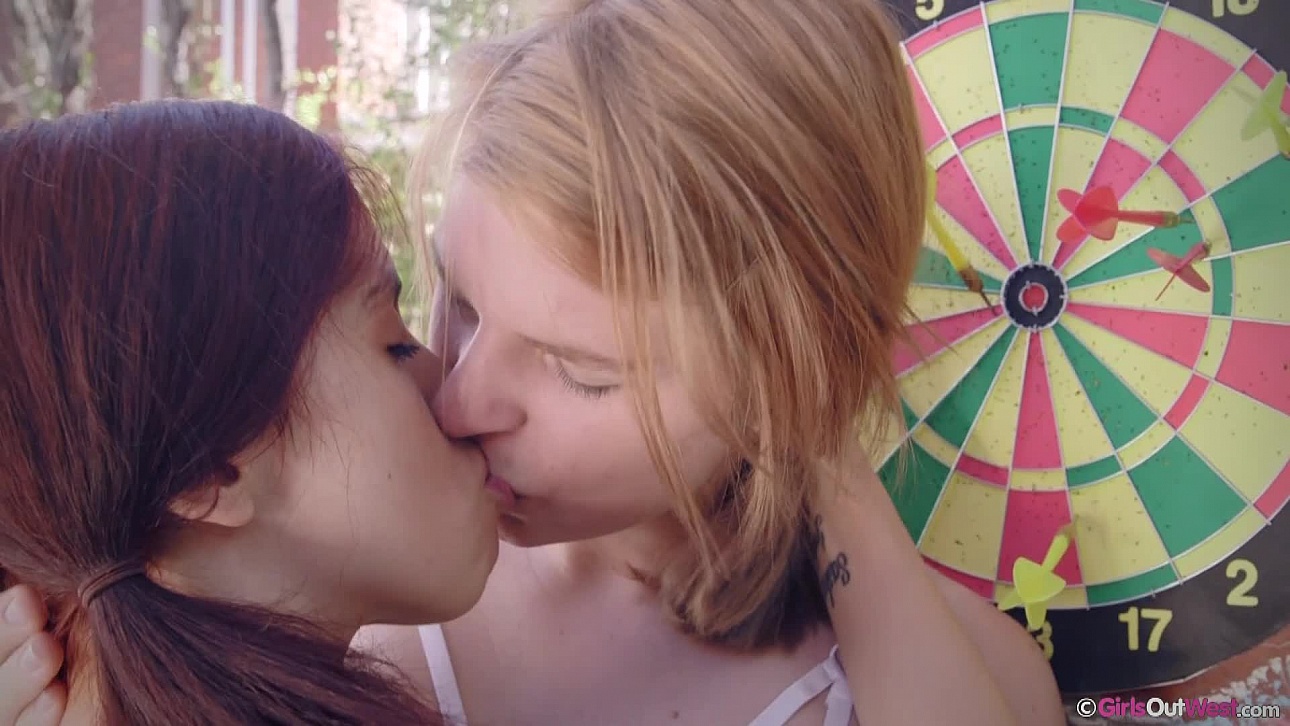 Sonia & Zelder - Darts Rule